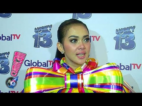 Wow... Busana Syahrini Plastik Loh - Cumicam 09 Oktober 2015