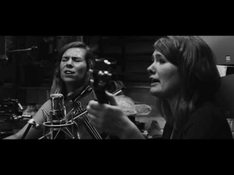 The Hudson Sessions - Hannah Read & Rowan Rheingans - Wide River to Cross