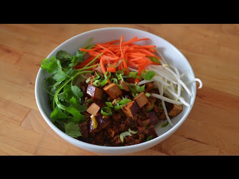 Zha Jiang Mian (炸酱面) - Saucy Chinese Noodles Made Easy