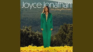 Kadr z teledysku Cliché tekst piosenki Joyce Jonathan