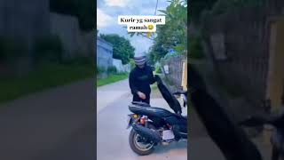 Download lagu video lucu,kurir yang sangat ramah 😏😏😏 #shorts mp3