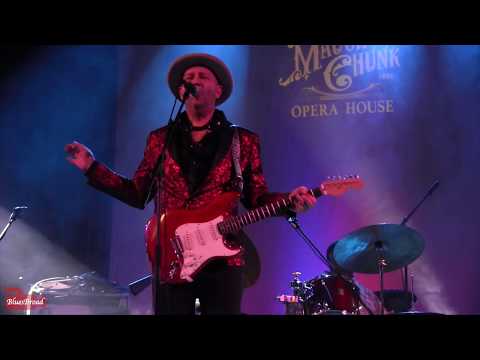 It Ain't Right (Live)