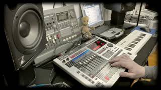 Video thumbnail for Synths in a Minute: Roland MC-808. by Planet Zaxxon