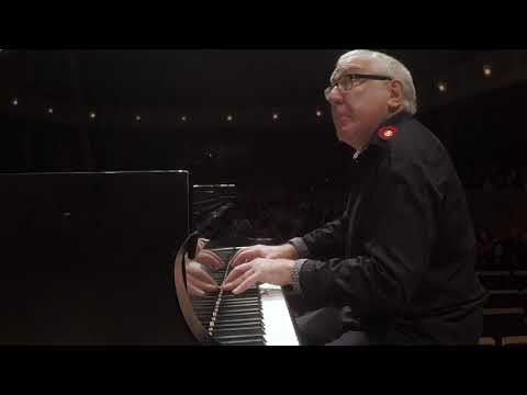 Beethoven - Emperor Concerto - UBC Symphony - Robert Silverman, piano