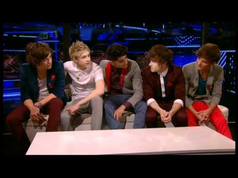 キャロライン・フラック＆オリー・マーズとワン・ダイレクションのエクストラ・ファクター・インタビュー (One Direction Xtra Factor Interview With Caroline Flack & Olly Murs)