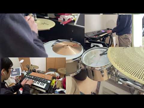 Yanamosuda plays a gig.