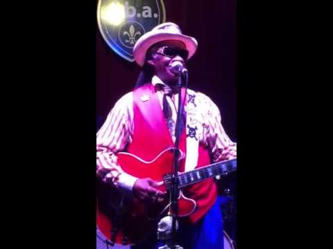 Little Freddie King "Greyhound Bus Station Blues".