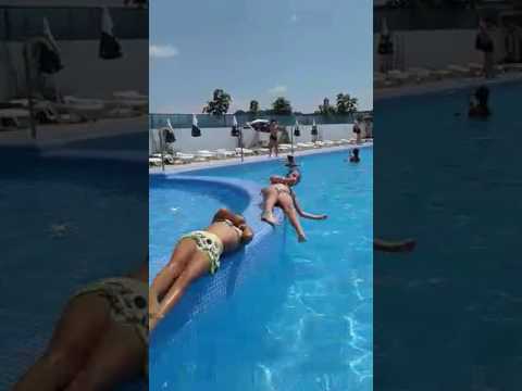 La piscina.Cea mai nebuna zi!!😹😹😹