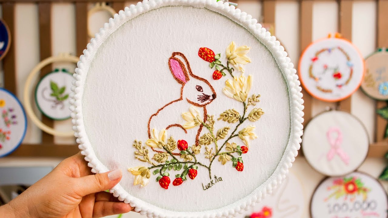 Mira que fácil bordar un Conejo felices pascuas con flores y fresas/Bordado a mano