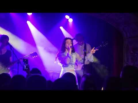 Synth-Pop Singer Amanda Tenfjord Performs "AMAN" Live At OMEARA London Venue