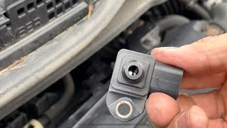 Clean Manifold Absolute Pressure sensor (MAP) on 9th generation Honda Civic (2012 - 2015)