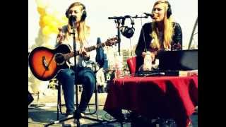 TWO BLONDIES X ONE UKU / I'M YOURS / LIVE @ RADIO GRENOUILLE