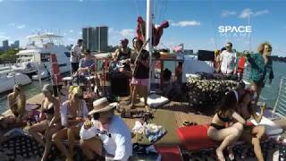 Butterfly Snapple Space Invader Catamaran 2019