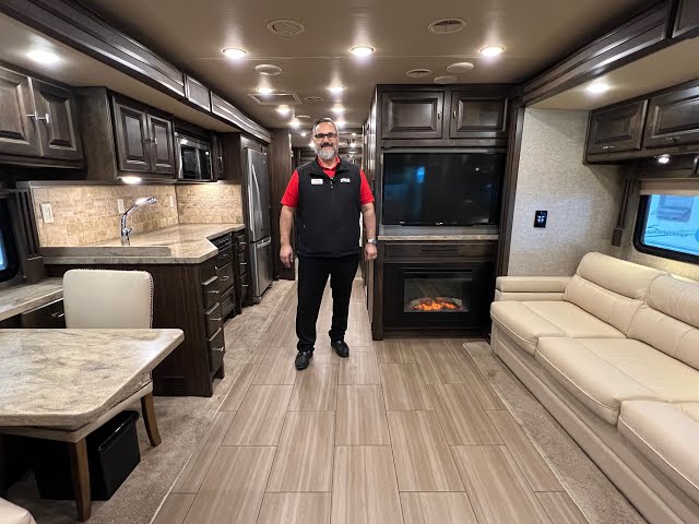 Preview image of 2018 Tiffin Allegro Red 33AA (17U232317) youtube video