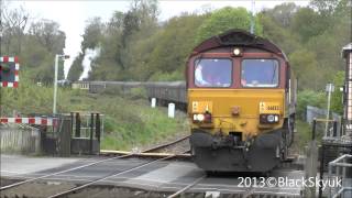 preview picture of video 'Class 66132 & 35028 Clan Line on the The Cathedrals Explorer at Crediton. Full HD 1080p'