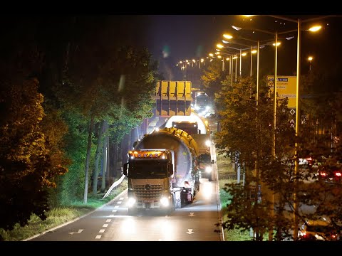 Schwerlasttransport auf Reise durch Chemnitz