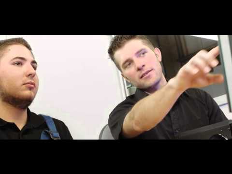 Der Schneidwerkzeugmechaniker