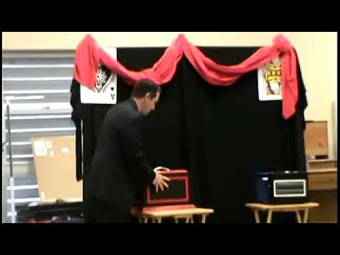 MAGIC  DOVES TO RABBIT