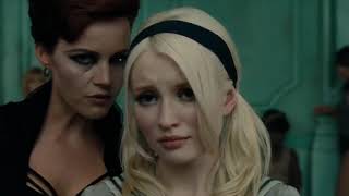 Emily Browning  ( Sweet Dreams) (video musical)