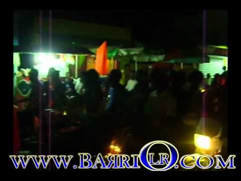 Todo lo ocurrido el domingo 23/enero/2011 en la caravana de los toros del este .wmv