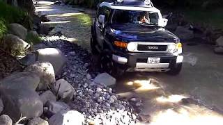 preview picture of video 'TOYOTA FJ CRUISER 4X4'