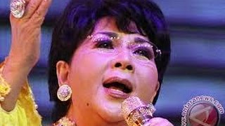 Download lagu CINTA PUTIH - TITIEK PUSPA (lYRICS) mp3