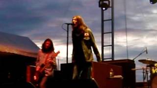 the black crowes &quot;ozone mama &quot;live waukesha county fairgrouds friday july 17 2009