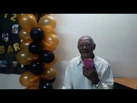 Chegada emocionante da filha no aniversário surpresa do pai 😢😍