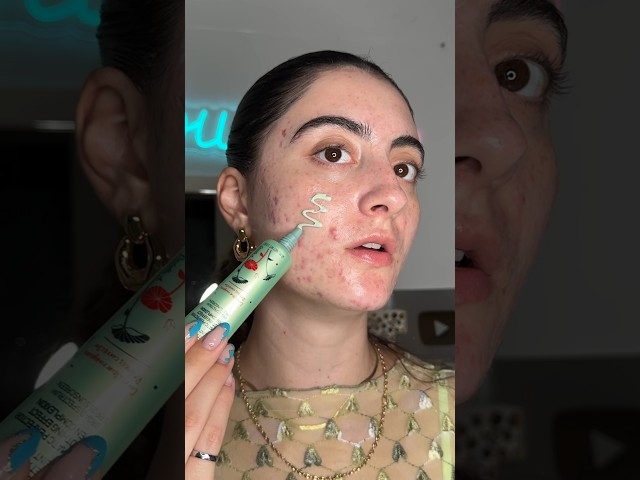 Vídeo relacionado con Erborian - CC Dull Correct - Tratamiento Perfeccionador Automático del Tez - Potenciador de Brillo, Unifica e Ilumina el Tez - Para Pieles Opacas y Cansadas - Cuidado Cosmético Coreano - 15ml