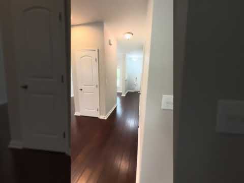 Gorgeous 5 bedroom home with loft + fully fenced yard! property video