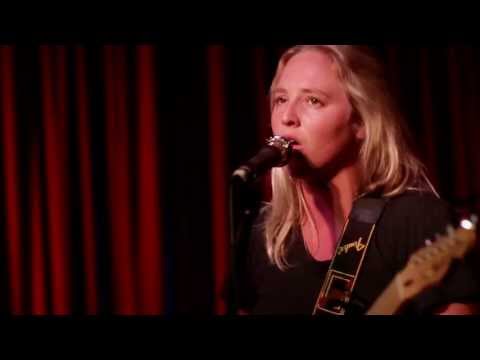 Lissie "When I'm Alone" Guitar Center's Singer-Songwriter 2