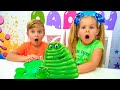 Diana and Roma play with slimes and make a giant slime Diana and Roma play with slimes and make a giant slime