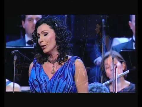 Erika Miklósa - Verdi: La Traviata - É strano, é strano - Violetta's aria - 2010