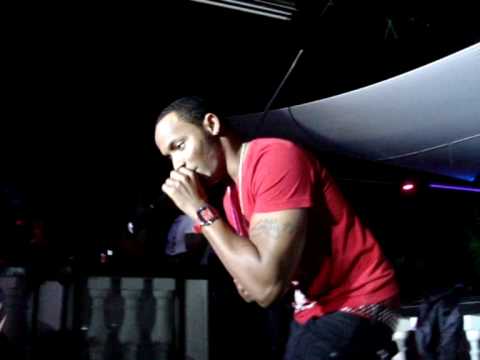 LEFTSIDE Aka DR EVIL LIVE 2010 - Tuck in your belly & Back it up (ft Sean Paul)