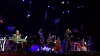"White Christmas" Us the Duo Live LA 12.09.17