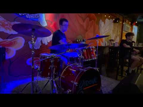 grooveFEST Highlights May 2022: Alex Zurl "Paradiddle Johnnie" demonstration