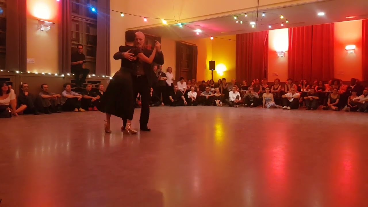 Video thumbnail for Yailet Suarez e Alberto Colombo. Tango "No nos veremos nunca" Juan D'Arienzo