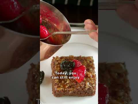 Chocolate treat! 🍫 The original Palmer House Brownie #shorts