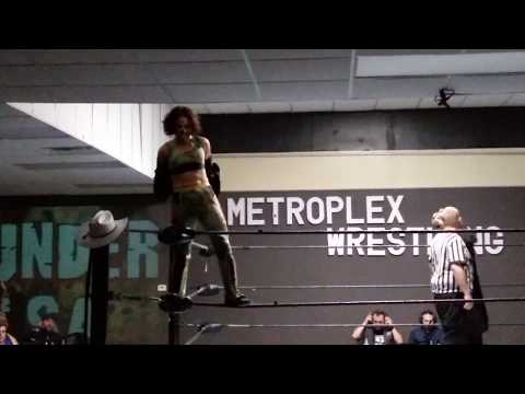 Thunder Rosa vs "Lion King" Steve Pain