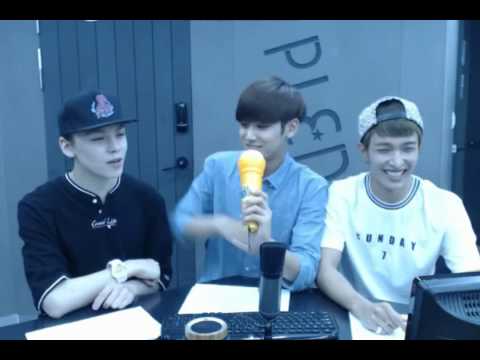 150821 Seventeen - "Andromeda" Vernon singing 20 x)