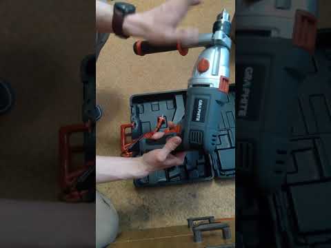 Дрель ударная 1050 Вт, ключевой патрон 13 мм GRAPHITE (58G722) Дрель ударная 1050 Вт, ключевой патрон 13 мм GRAPHITE (58G722)