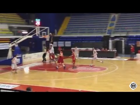 Carl Wheatle ('98) Catches a Body in Italy on the Break! Biella vs Savliagno