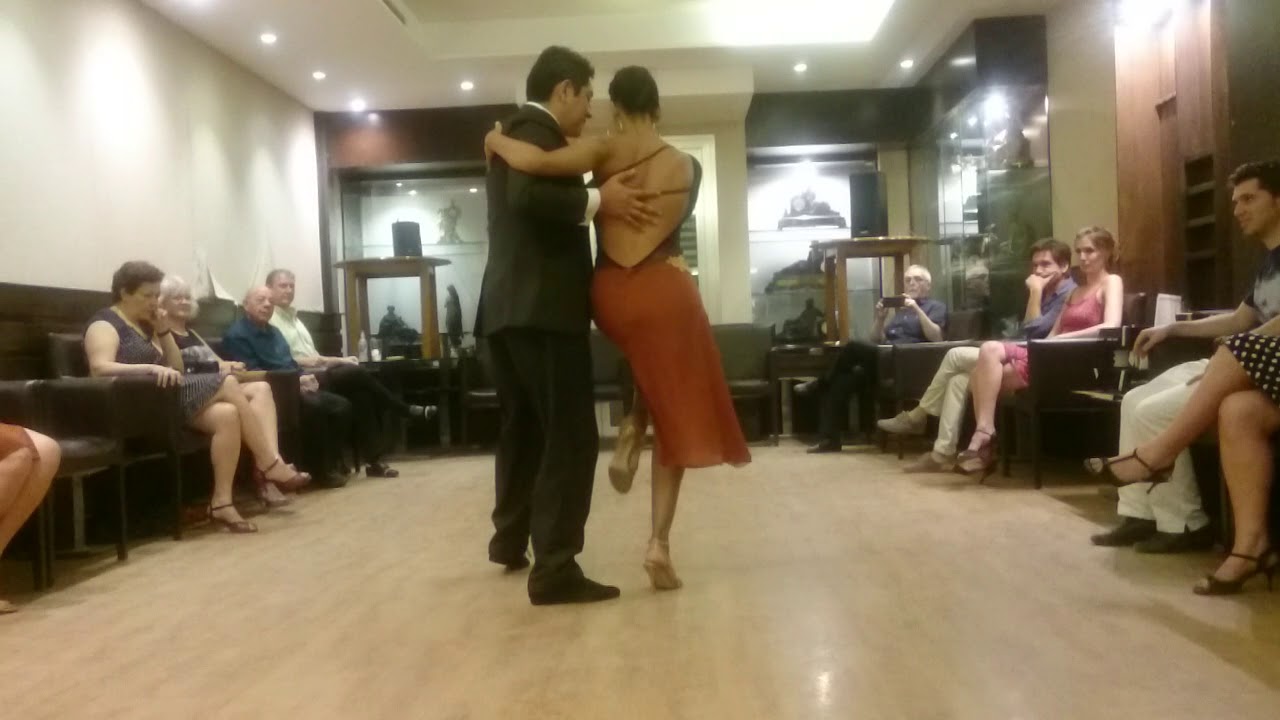 Verónica Rue y Pablo Martinez. Exhibicion Tango Argentino