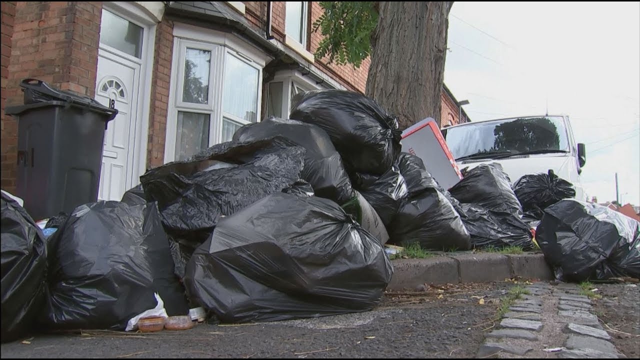 Rubbish piles up in Birmingham