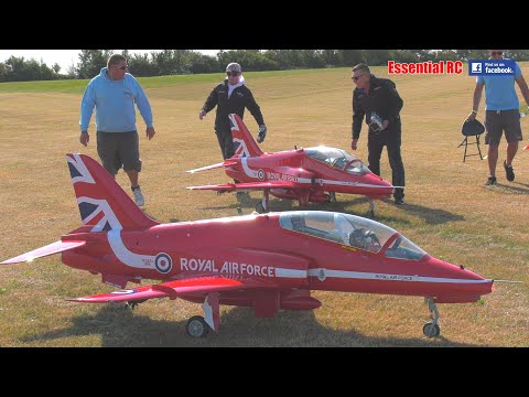 AMAZING "REDS DUO" !!! RC TURBINE JETS emulate the Royal Air Force Aerobatic Team "RED ARROWS"