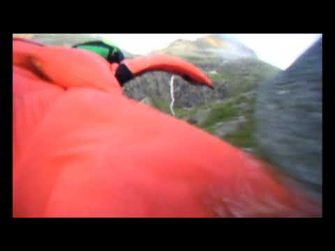 Wingsuit proximity flying: Norway - Bispen