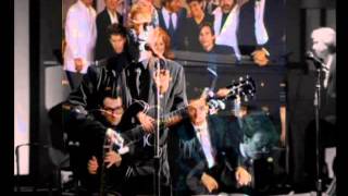 Move on down the line - Roy Orbison (1987 Black and White Night)