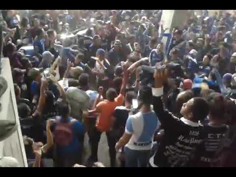 "Si quien ver fiesta" Barra: Revolucionarios 1928 &bull; Club: Motagua