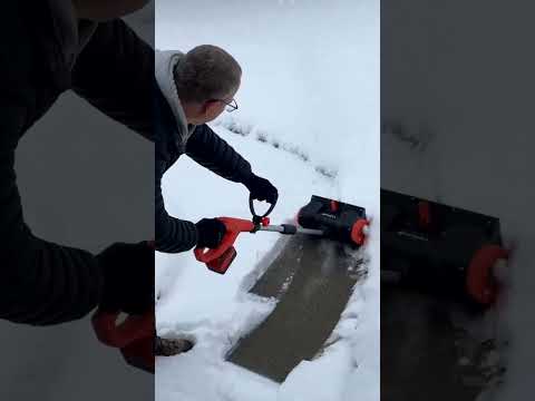 How a Voltask 20V cordless snow shovel works in real life | SS-20B