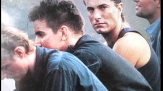 Unpublished Critics, Australian Crawl, The Final Wave